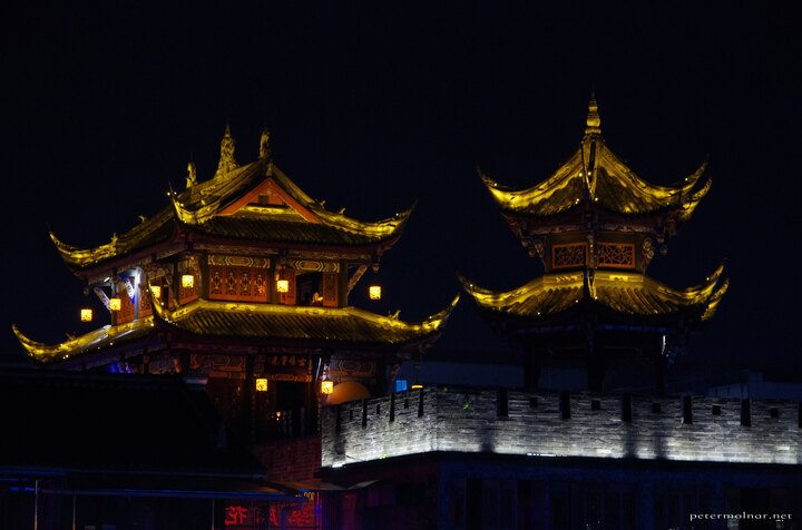 Dujiangyan at night 5
